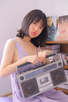 av72
